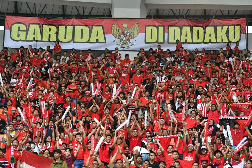 Được hơi trên sân nhà, ĐT Indonesia nhận được sự cổ vũ của đông đảo NHM trên sân Gelora Bung Karno. Ảnh: AFF