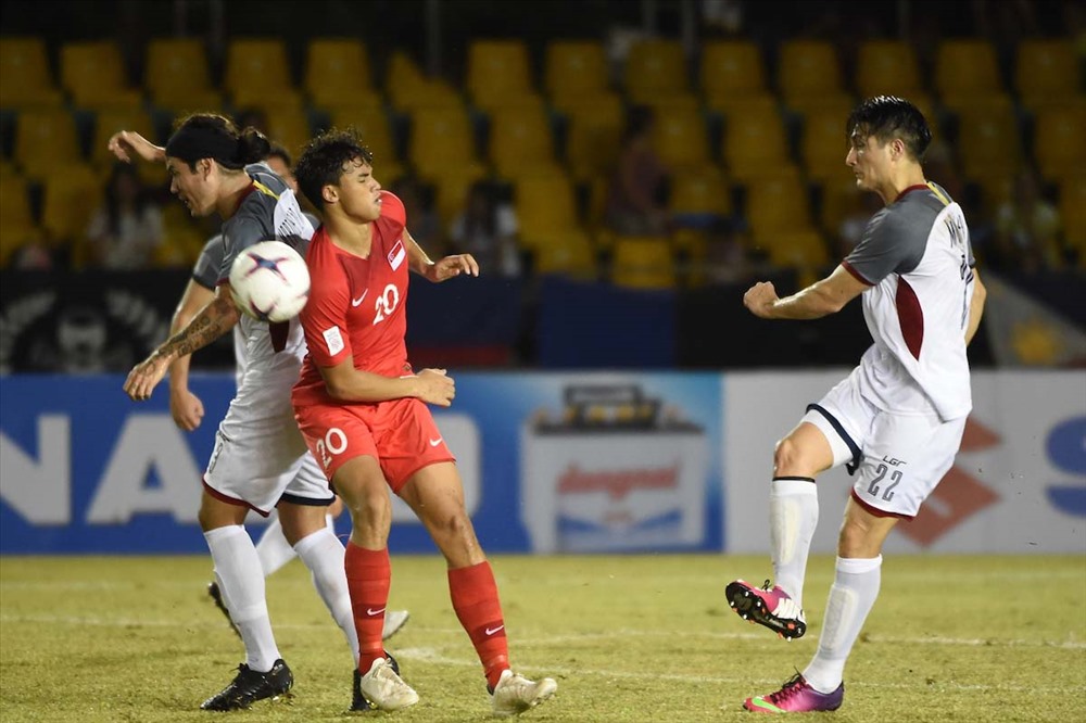 Philippines và Singapore có những cơ hội của riêng mình để giành vé đi tiếp ở bảng đấu này. Ảnh: AFF