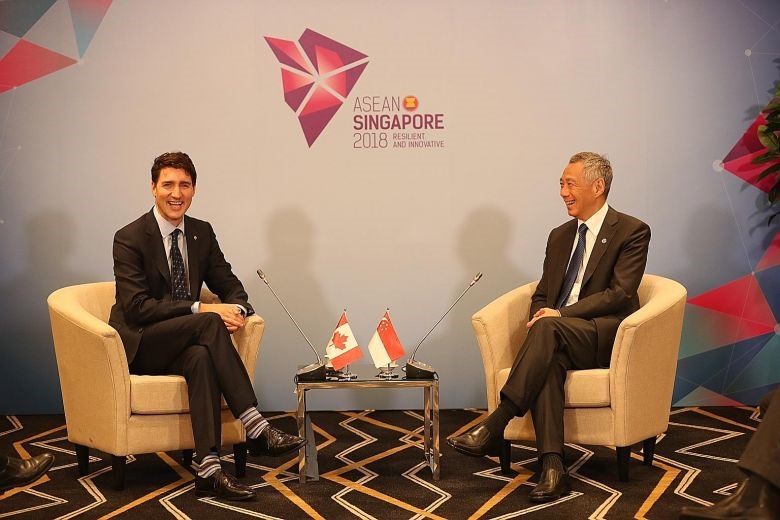 Thủ tướng Justin Trudeau trong cuộc gặp Thủ tướng Lý Hiển Long. Ảnh: Straits Times