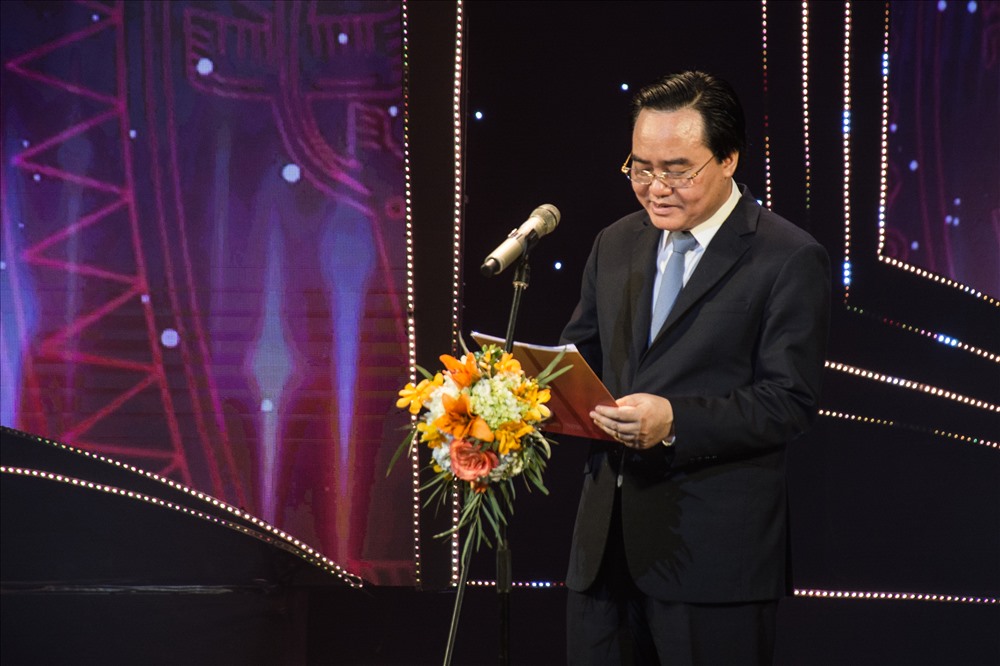 Bộ trưởng Phùng Xuân Nhạ phát biểu tại lễ trao giải.