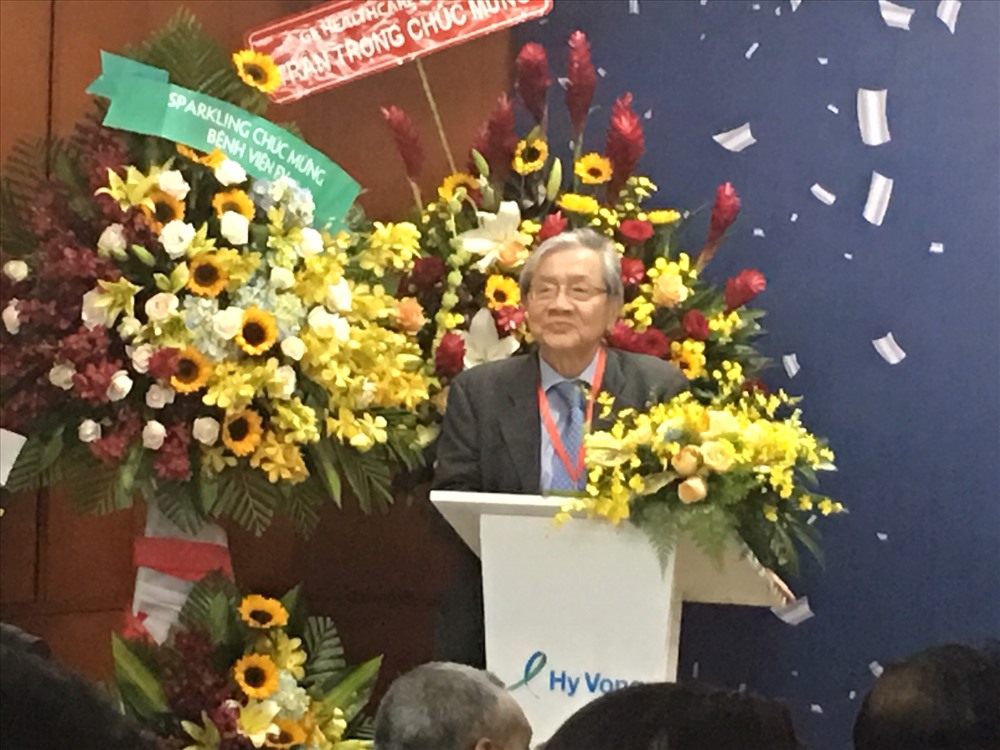 Bác sĩ Nguyễn Chấn Hùng - chuyên gia ung thư hàng đầu Việt Nam, phát biểu tại buổi lễ. Ảnh: C.H