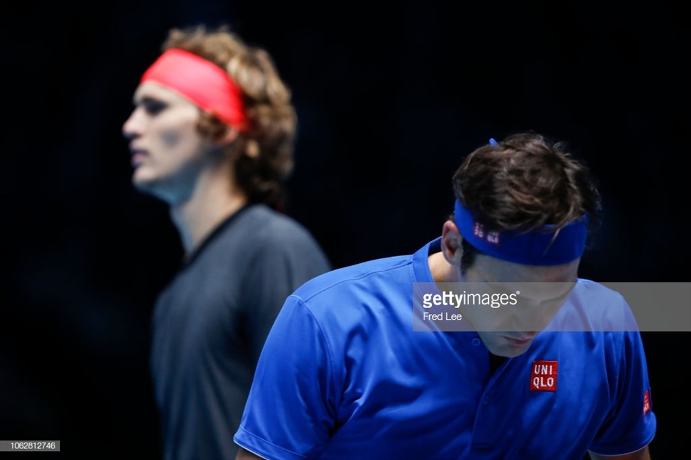 Federer mắc sai lầm chí mạng trong set 1. Ảnh: Getty.