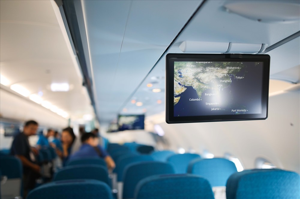 A321neo được trang bị thêm hệ thống giải trí không dây (Wireless streaming) với các chương trình phim điện ảnh, phim truyền hình và âm nhạc tương tự tiêu chuẩn giải trí của máy bay Boeing 787/A350. Hệ thống Wireless streaming trên A321neo mang đến trải nghiệm mới cho hành khách ngay trên các thiết bị cá nhân như điện thoại thông minh, máy tính bảng, máy tính xách tay…
