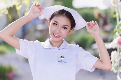 Nhan sắc xinh đẹp của nữ y tá Thái Lan.