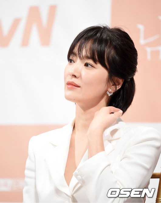 Dù 37 tuổi nhưng Song Hye Kyo vẫn đẹp không tỳ vết.