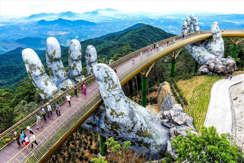 Việt Nam được đánh giá là một trong những điểm đến hấp dẫn thu hút du khách quốc tế. Ảnh: T. L. 