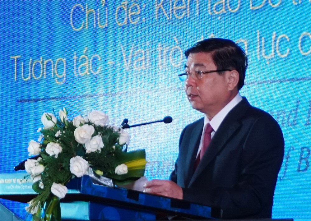 Ông Nguyễn Thành Phong, Chủ tịch UBND TPHCM phát biểu khai mạc Diến đàn kinh tế TPHCM 2018