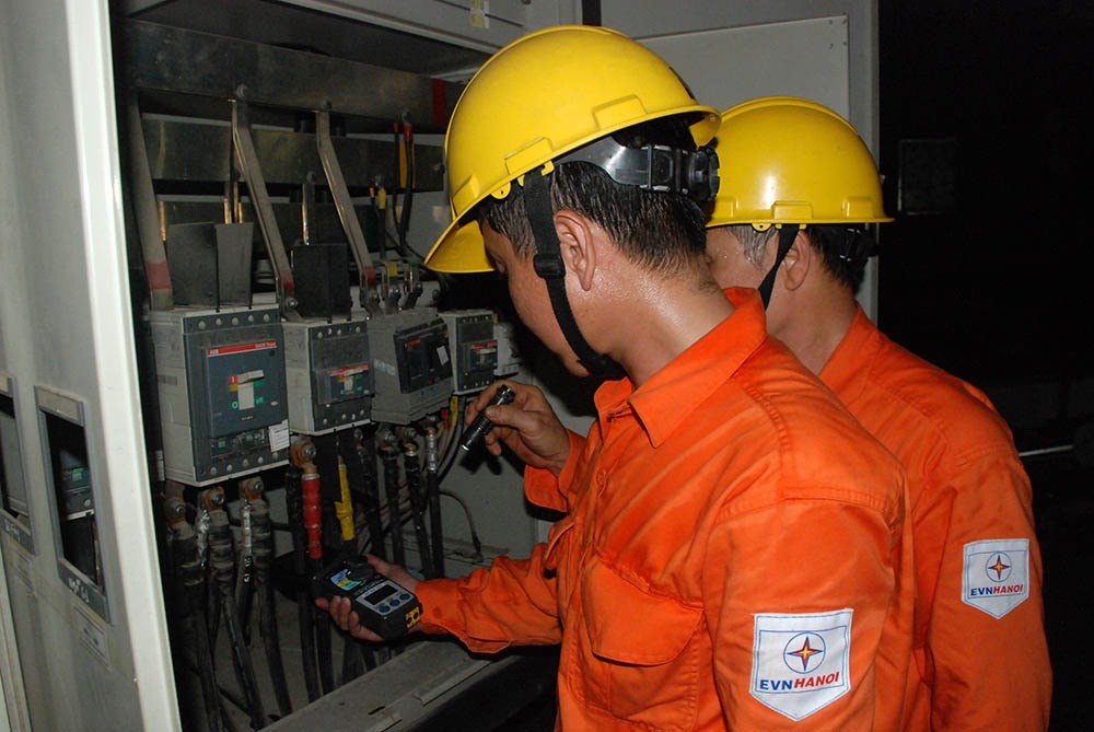 EVN HANOI kiểm tra, rà soát công tác đảm bảo vận hành cung ứng điện. Ảnh: H.Trang