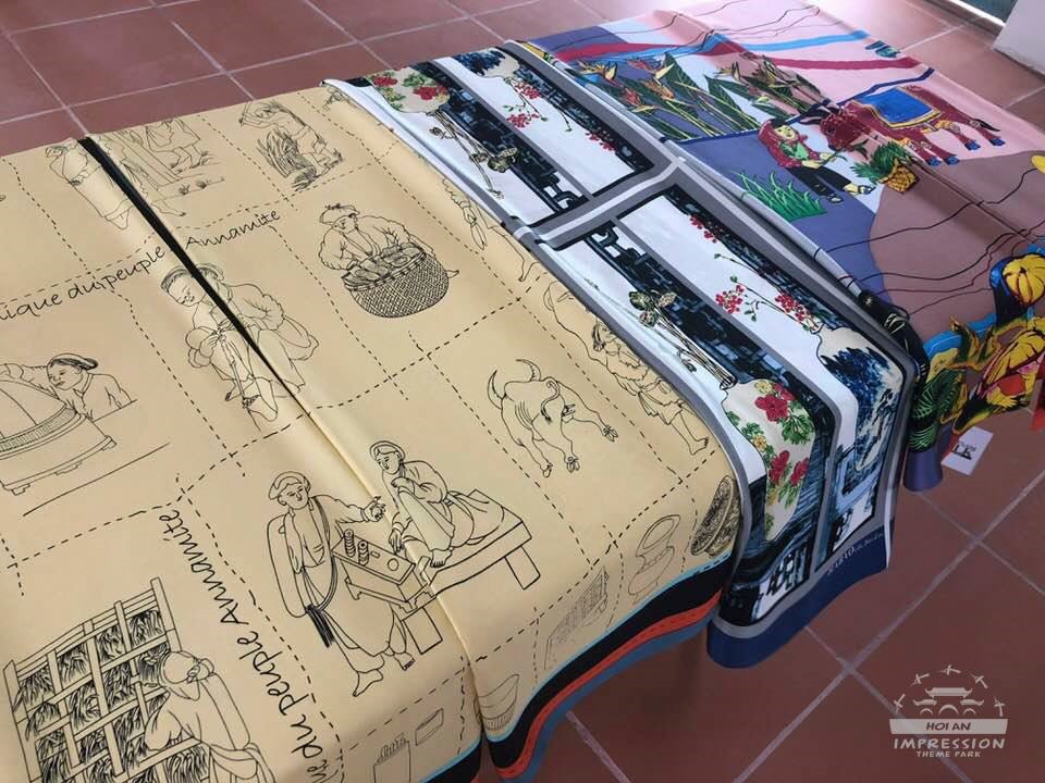 Lụa Việt trưng bày tại Vietnam Silk House trong Công viên văn hóa chủ đề Ấn tượng Hội An.