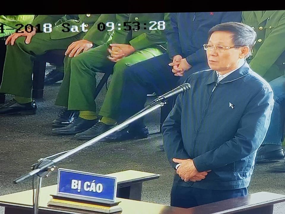 Bị cáo Phan Văn Vĩnh tại tòa sáng nay. Ảnh Cao Nguyên