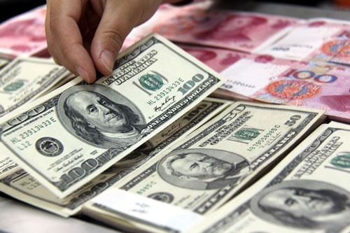 Moscow và Bắc Kinh tuyên bố đang soạn thảo một hiệp ước gia tăng việc sử dụng đồng rúp và đồng nhân dân tệ trong thương mại quốc tế và song phương nhằm mục tiêu cắt giảm phụ thuộc vào đôla Mỹ.