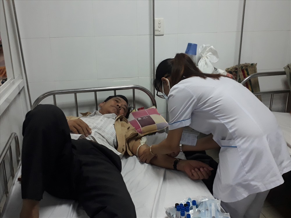 Hiện, Bệnh viện Đà Nẵng đã huy động toàn bộ nhân lực và thuốc men để điều trị bệnh cho các bệnh nhân bị sốt xuất huyết.
