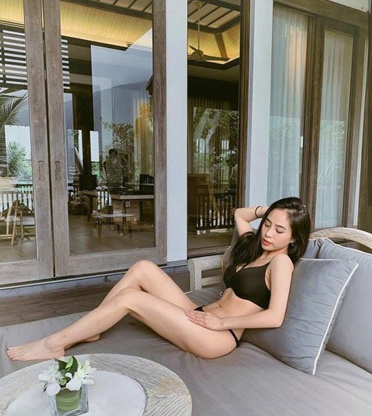 Ca nương Kiều Anh diện bikini cực sexy.