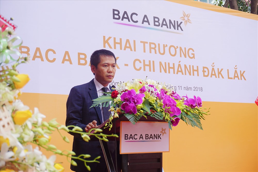 Ông Đặng Trung Dũng, Phó Tổng Giám đốc Ngân hàng Bắc Á phát biểu chỉ đạo cán bộ nhân viên Chi nhánh Đắk Lắk
