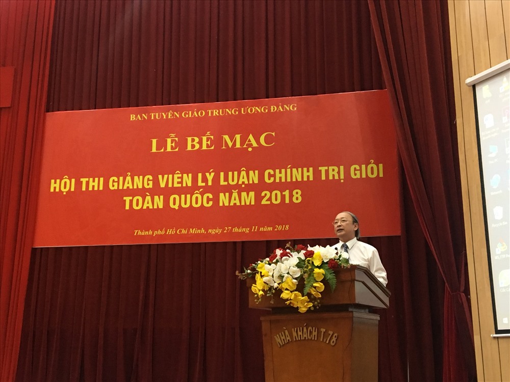 Ông Võ Văn Phuông, Ủy viên Trung ương Đảng, Phó trưởng Ban Thường trực Ban Tuyên giáo Trung ương phát biểu tại lễ trao giải