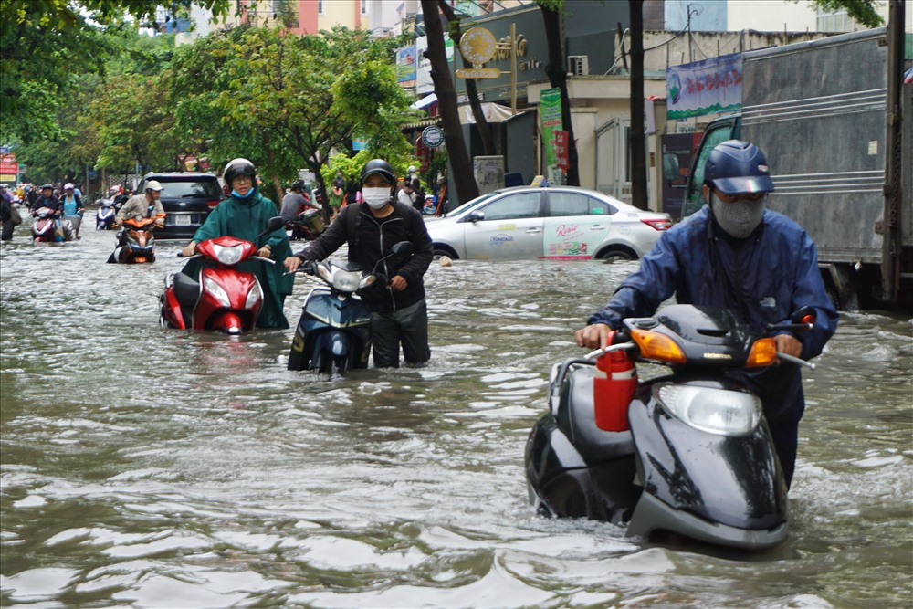 TPHCM ngập nặng trong trận mưa lịch sử ngày 25.11.