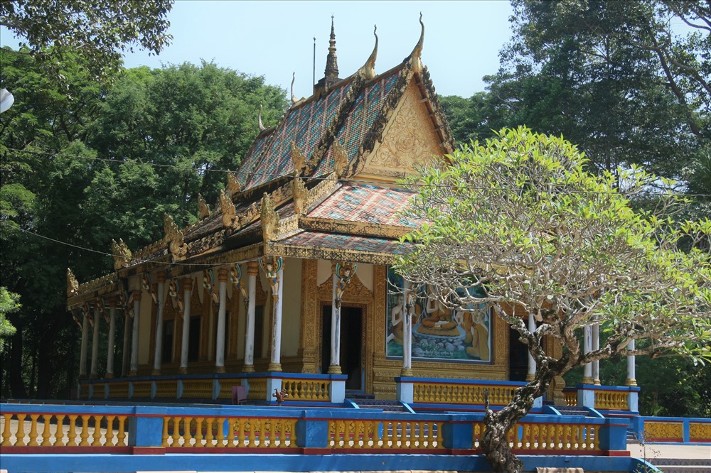 Chùa Dơi là một trong số những ngôi chùa nổi tiếng của tỉnh Sóc Trăng. Vào năm 2012, Hiệp hội du lịch Đồng bằng Sông Cửu Long đã bình chọn Chùa Dơi – Sóc Trăng là 1 trong 7 địa điểm du lịch tiêu biểu ở khu vực Đồng bằng sông Cửu Long.