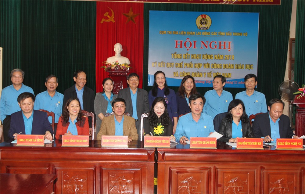 LĐLĐ các tỉnh Bắc Trung Bộ ký quy chế phối hợp với Công đoàn Y tế Việt Nam. Ảnh: HT.