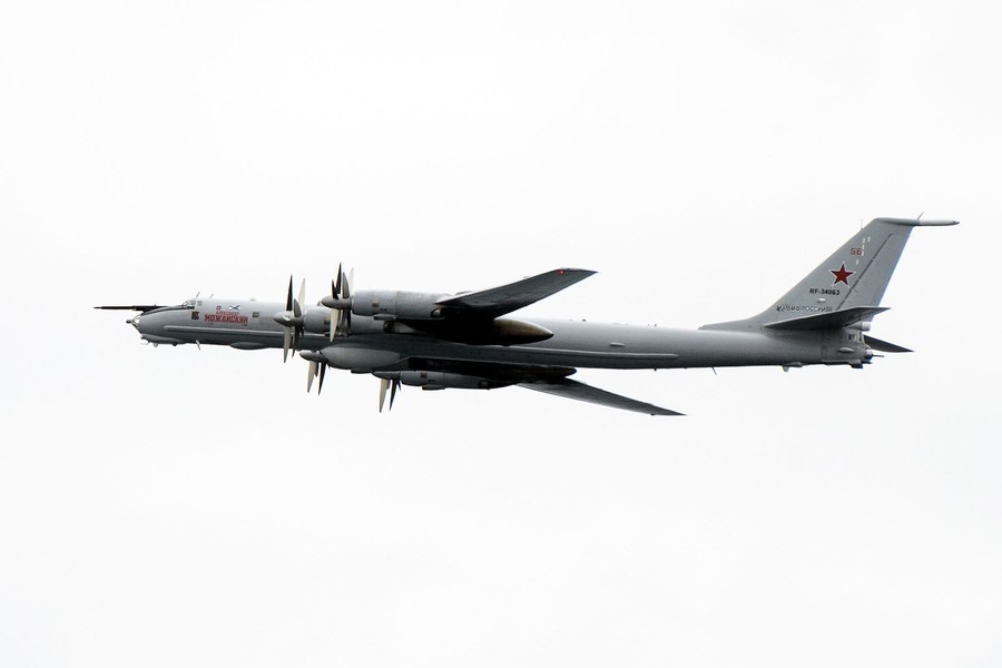 Tu-142 của Nga thực hiện chuyến bay đã được lên kế hoạch trước ở vùng biển trung lập Na Uy. Ảnh: AFP
