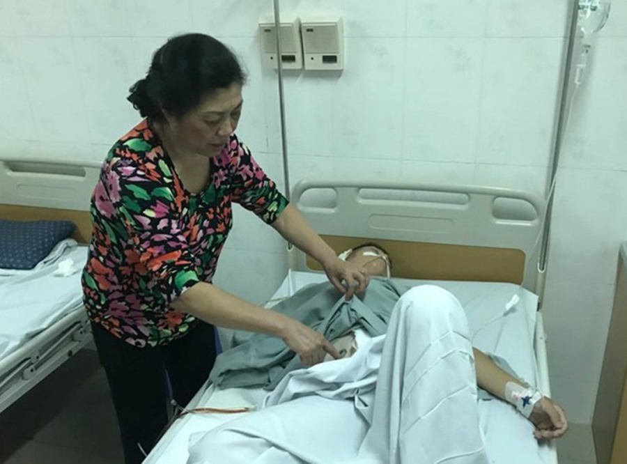 Tài xế Tiến lúc điều trị tại bệnh viện E Hà Nội.
