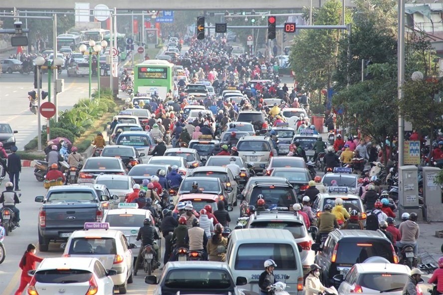 Ùn tắc giao thông ở Hà Nội. Ảnh: Trần Vương