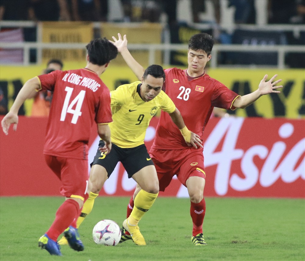 Lần thứ 2 tại AFF Cup 2018, Talaha hoàn toàn “tắt điện” trước hàng thủ của ĐT Việt Nam. Ảnh: Đ.Đ