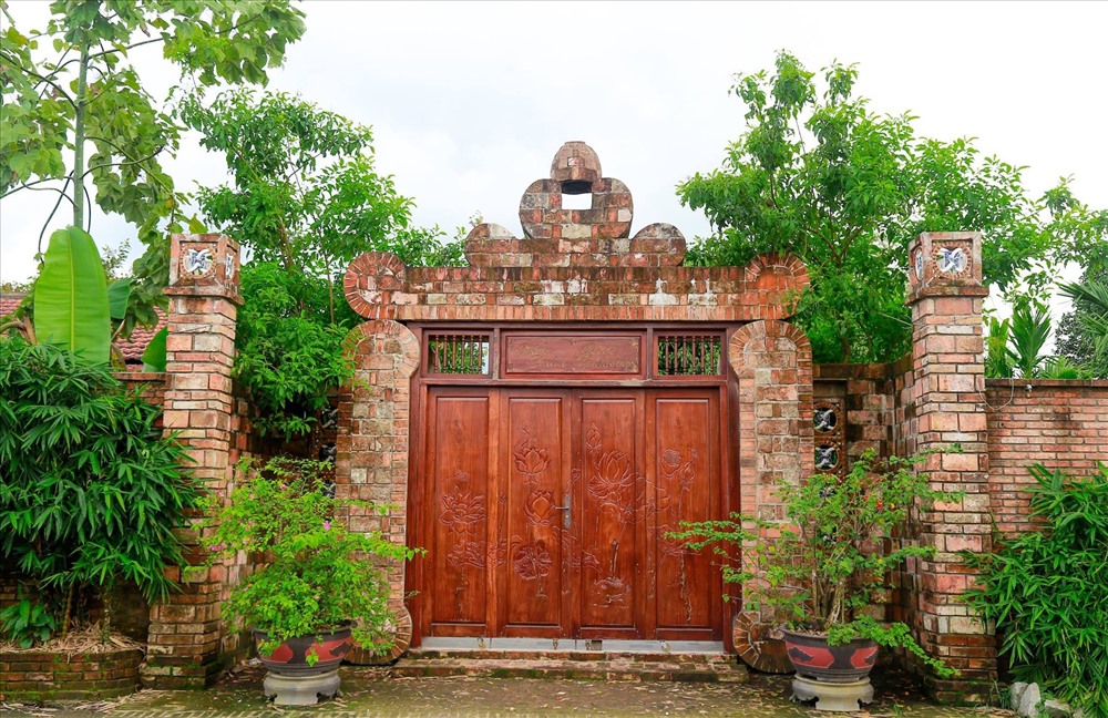 Cổng Thiền sư. Ảnh: H.V.M
