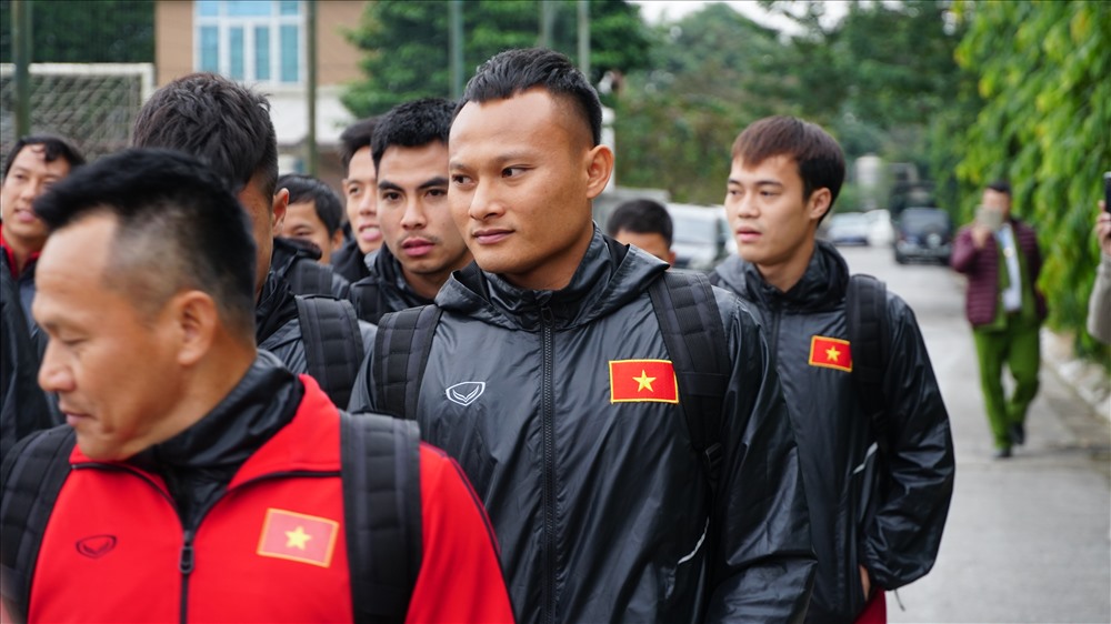 Tiền vệ Trọng Hoàng đang làm tốt nhiệm vụ thay thế Văn Thanh ở AFF Cup năm nay. Cầu thủ 29 tuổi đã lên đội tuyển từ năm 2009 và được nhiều đời huấn luyện viên trọng dụng.