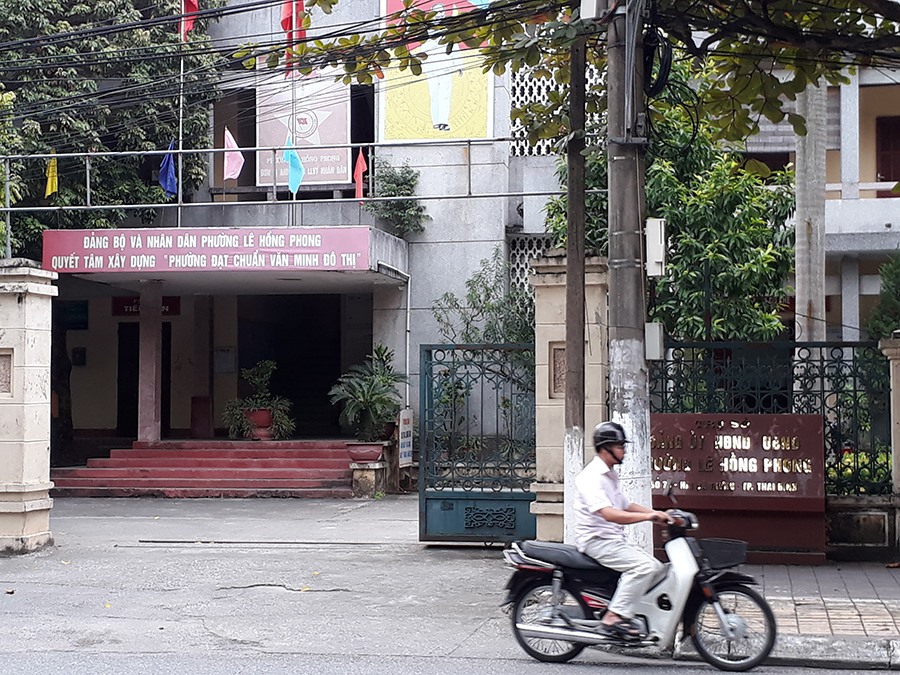 UBND phường Lê Hồng Phong nơi xảy ra vụ việc.
