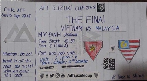 Nhiều CĐV hài hước tự vẽ những tấm vé chung kết AFF Cup với những thông số tương tự vé thật.
