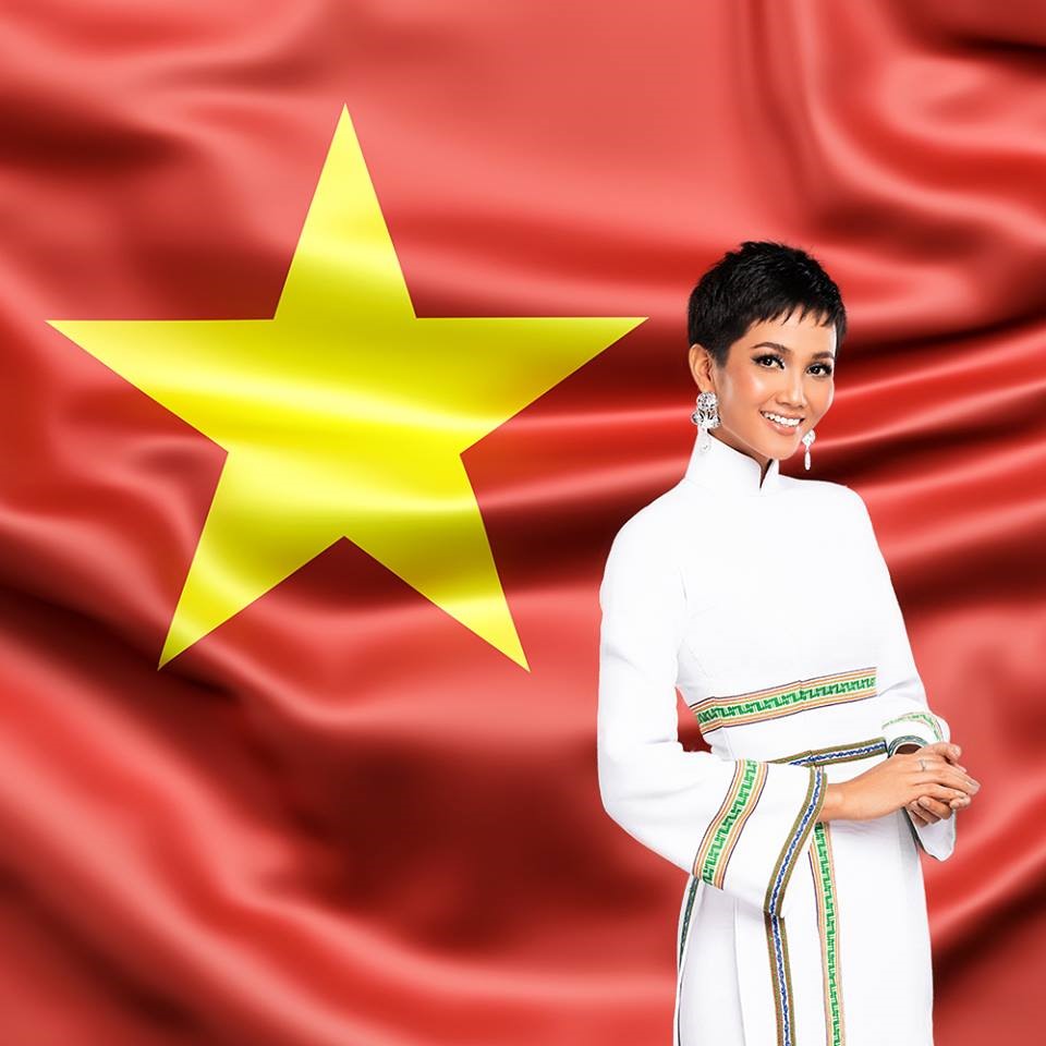 H'Hen Niê chưa bao giờ quên gửi lời chúc tới đội tuyển Việt Nam trước mỗi trận đấu. 