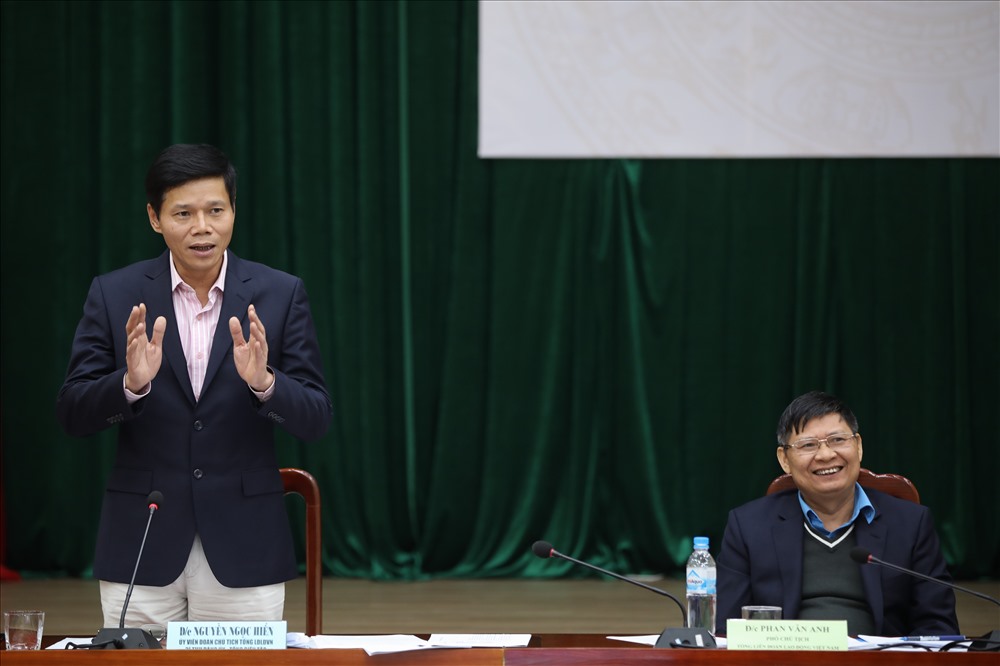 Ủy viên Đoàn Chủ tịch Tổng LĐLĐVN, TBT Báo Lao Động Nguyễn Ngọc Hiển phát biểu tại buổi làm việc.