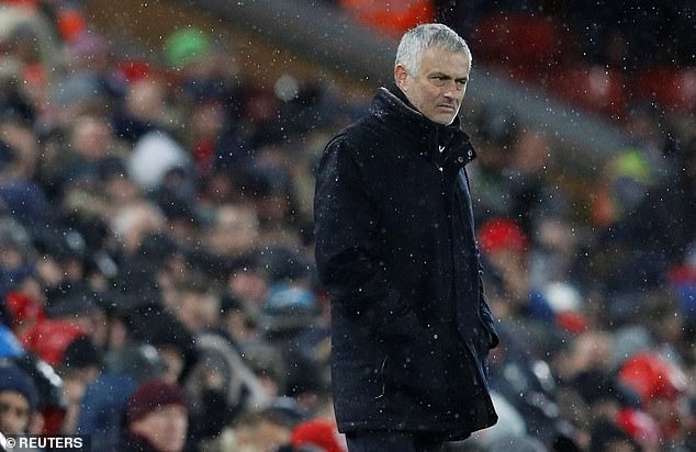 Mourinho một lần nữa rời Anh trong tâm thế bị sa thải. Ảnh: Reuters.
