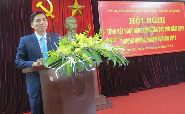 Ông Lê Đình Hùng - Phó Chủ tịch LĐLĐ TP. Hà Nội phát biểu chỉ đạo tại hội nghị. Ảnh: Xuân Trường