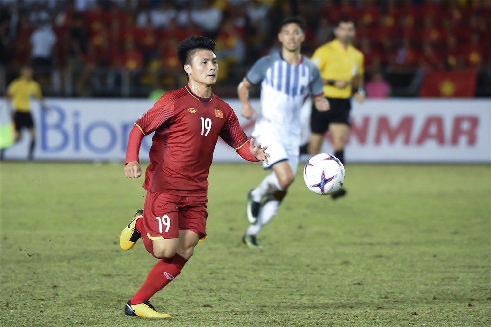 Nhiều ý kiến cho rằng Quang Hải sẽ giành Quả bóng vàng 2018. Ảnh AFF 