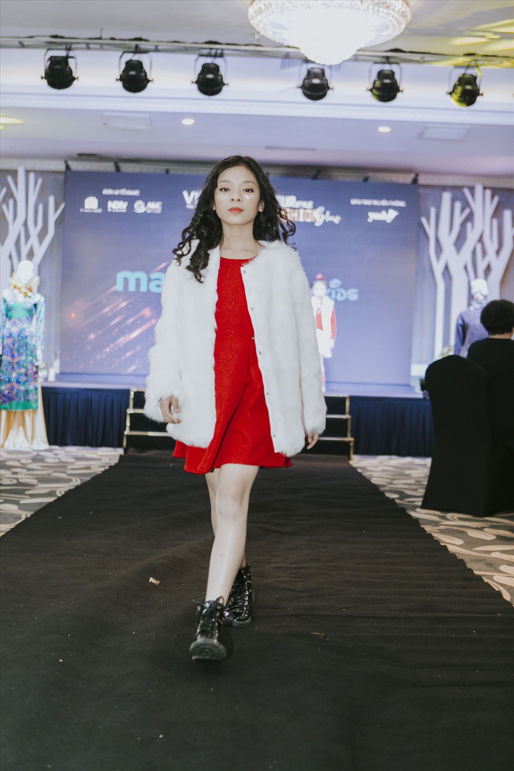 Tuần lễ thời trang trẻ em quốc tế Việt Nam 2018 không chỉ là điểm hẹn đặc biệt của những người đam mê thời trang mà con là một trong những hoạt động nhân ái hướng tới những giá trị vì cộng đồng.