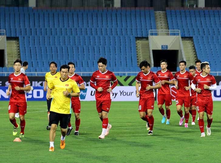Trợ lí của HLV Park Hang-seo chia tay ĐT Việt Nam sau chức vô địch AFF Cup 2018. Ảnh: AFF