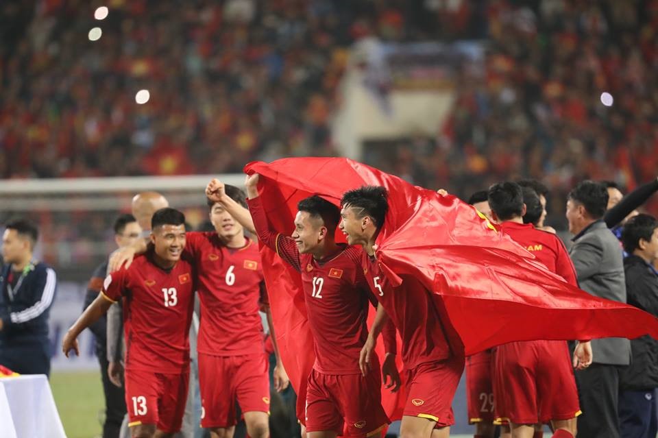 Việt Nam giữ nguyên vị trí thứ 100 trên bảng xếp hạng FIFA. Ảnh S.T