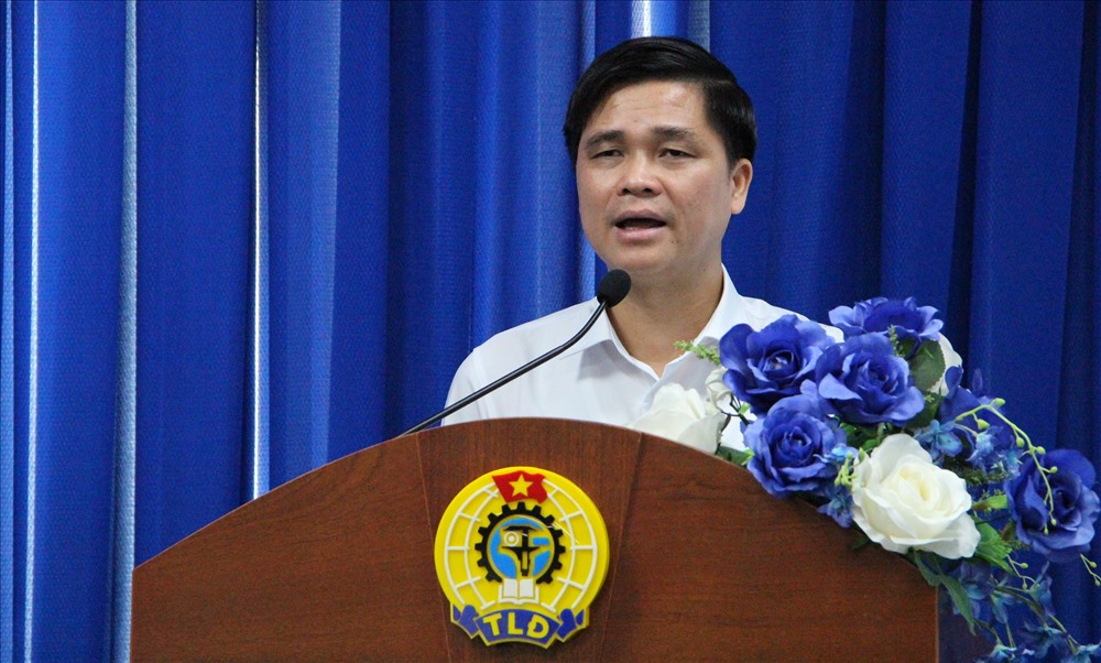 Ông Ngọ Duy Hiểu - Phó Chủ tịch Tổng LĐLĐ VN phát biểu tại hội nghị.