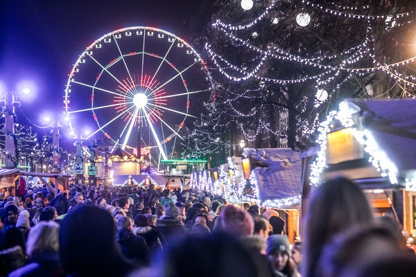Winter Wonderers là chợ Giáng sinh yêu thích của bạn ở Bỉ, tiếp theo là Ghent, Antwerppen, Brugge và Liège. Với 2,5 triệu du khách, “Kỳ quan mùa đông” là sự kiện cuối năm không thể bỏ qua ở Brussels, trong dịp này, trang phục lễ hội của nó và kéo ra tất cả các điểm dừng trên menu.