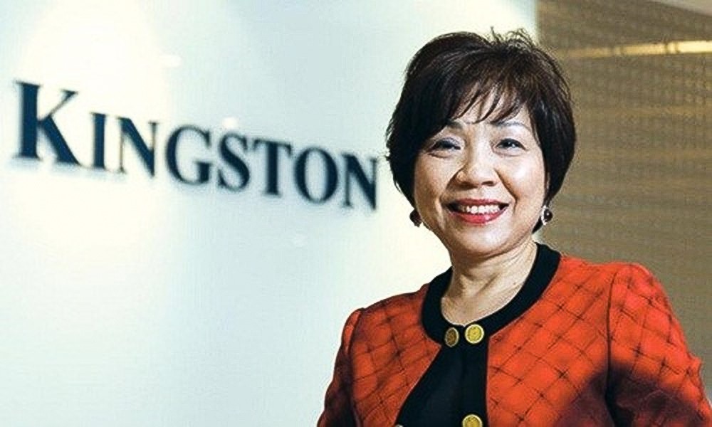 Nữ tỷ phú Hồng Kông Pollyanna Chu đã mất hơn 3/4 giá trị thị trường trong năm qua sau khi công bố lợi nhuận ròng 9 tháng giảm 35%. Giảm 7,2 tỉ USD trong năm, Pollyanna Chu còn 2 tỉ USD tài sản.