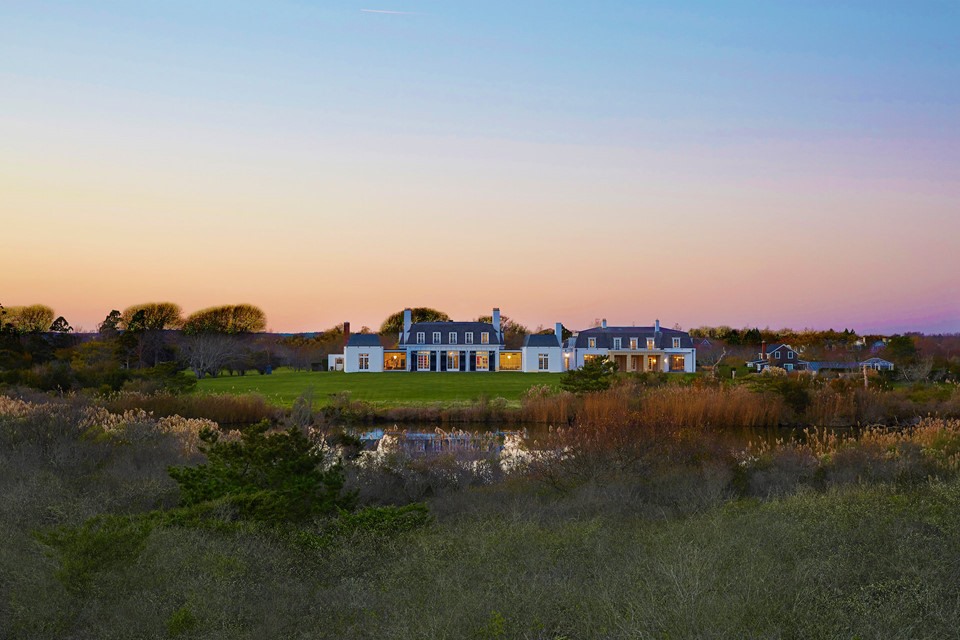 Nếu được bán với giá 175 triệu USD, Jule Pond sẽ trở thành căn nhà đắt nhất được sang tay tại Mỹ, vượt qua một căn nhà tại phía đông Hamptons có giá 147 triệu USD được bán vào năm 2014.