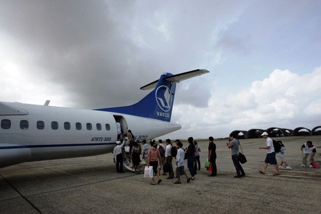 Người dân và du khách đi Côn Đảo chỉ có máy bay ATR là lựa chọn duy nhất.