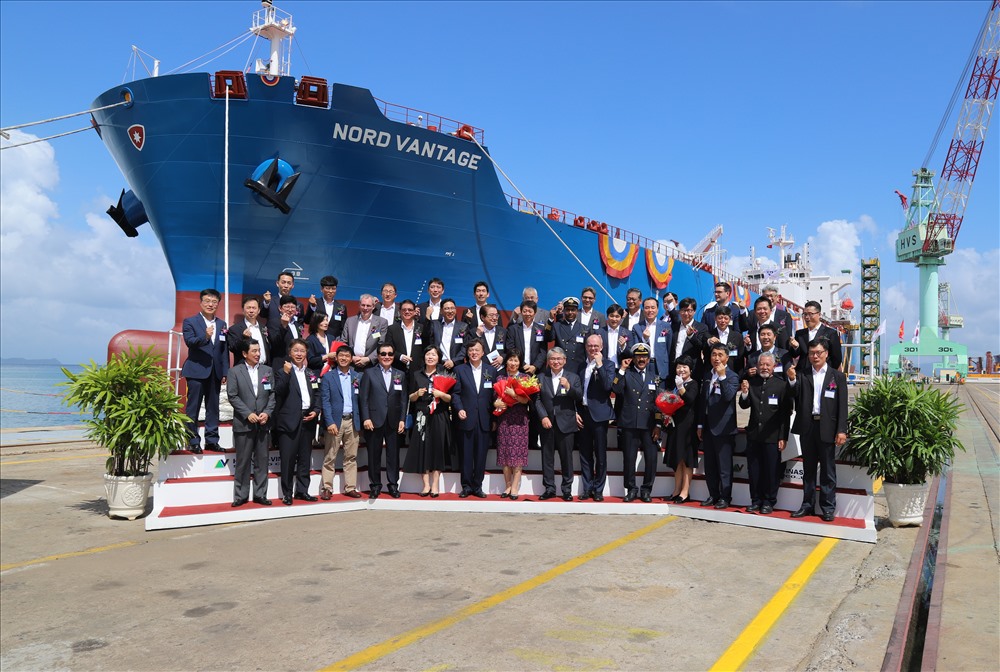 Năm 2018 HVS đã bàn giam 13 tàu trọng tải lớn góp phần đảm bảo việc làm tăng thu nhập cho CNLĐ. Ảnh: T.V
