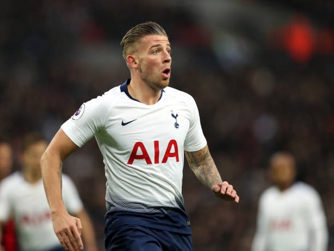 MU đang theo đuổi thương vụ Alderweireld từ hè 2018.