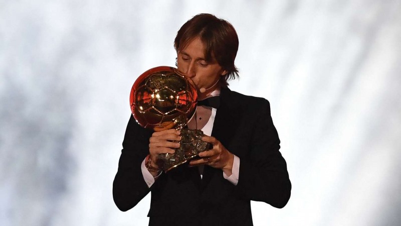 Chuỗi thành công tại World Cup giúp tiền vệ Luka Modric giành Quả bóng vàng 2018, phá vỡ sự thống trị của Ronaldo và Messi trong suốt 10 năm.