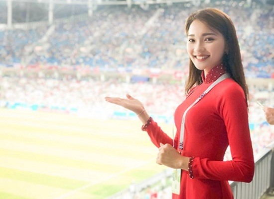 Với tình yêu bóng đá, Ngọc Nữ từng sang tận Nga để cổ vũ World Cup 2018. Ảnh: FBNV. 