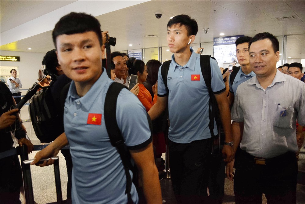 Quang Hải và Văn Hậu, hai cầu thủ trẻ và là trụ cột của ĐT Việt Nam thi đấu rất tốt tại AFF Cup năm nay.