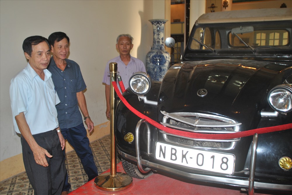 Chiếc xe dù không phải của Công tử Bạc Liêu (chỉ sản xuất cùng đời) cũng được sưu tâm về trưng bày trong khuôn viên Cụm nhà Công tử Bạc Liêu để khai thác du lịch (ảnh Nhật Hồ)