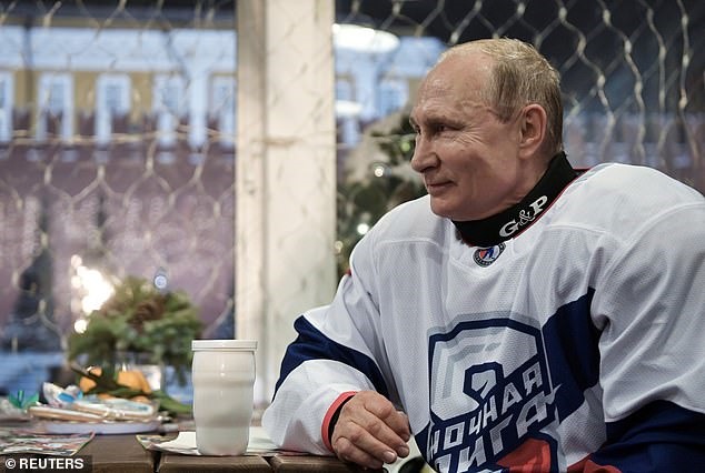 Tổng thống Nga thư giãn sau trận đấu.